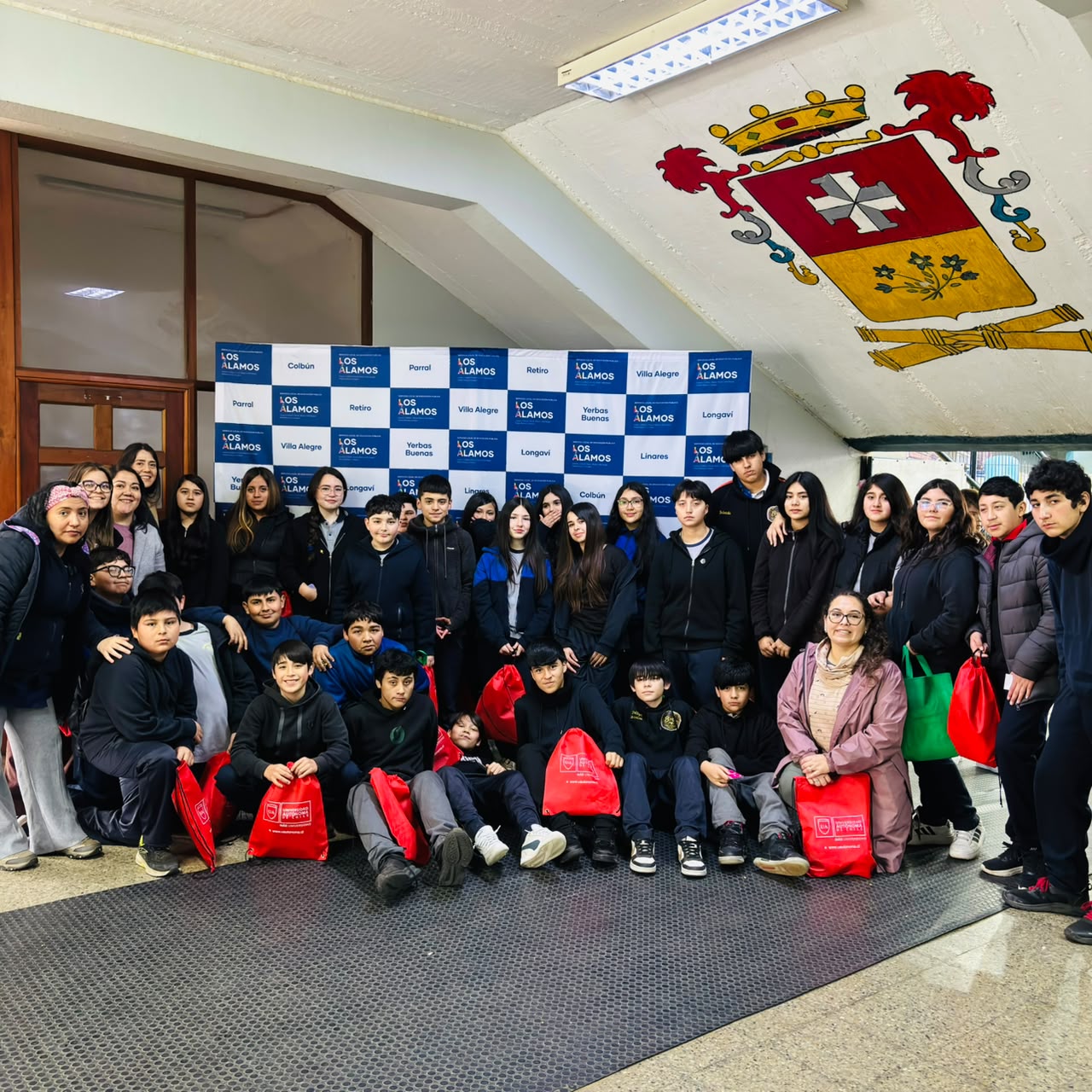 Estudiantes de nuestra escuela participaron en la Primera Feria Vocacional de Linares